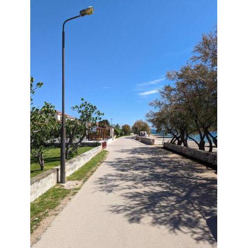 Seeview 1 bedroom apartment 50 m from beach