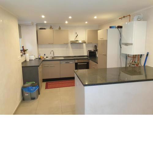 Sehr grosse 5 Zimmer Wohnung mit Garten und terasse