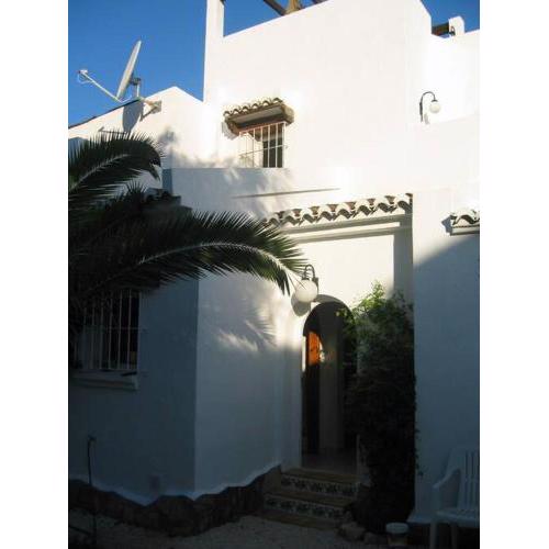 Self contained villa with shared pool in Moraira