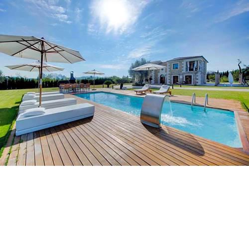 Selva Villa Sleeps 8 with Pool Air Con and WiFi