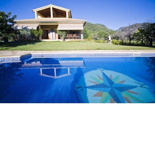 Selva Villa Sleeps 8 with Pool Air Con and WiFi