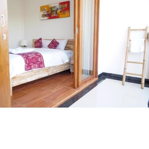 Seno Guesthouse & Cafe