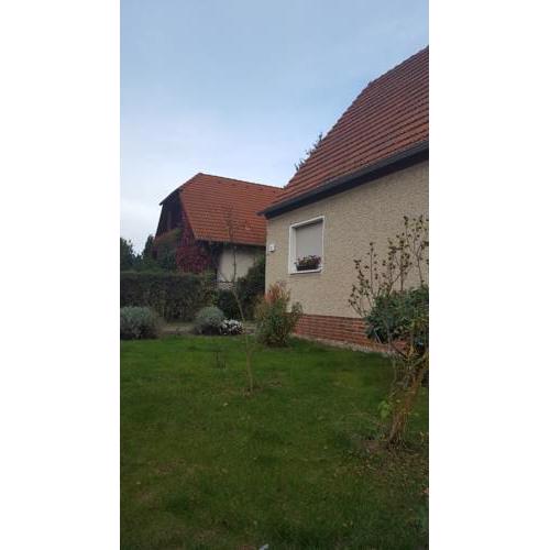 Separate Wohnung, rechte Hälfte eines Doppelhauses