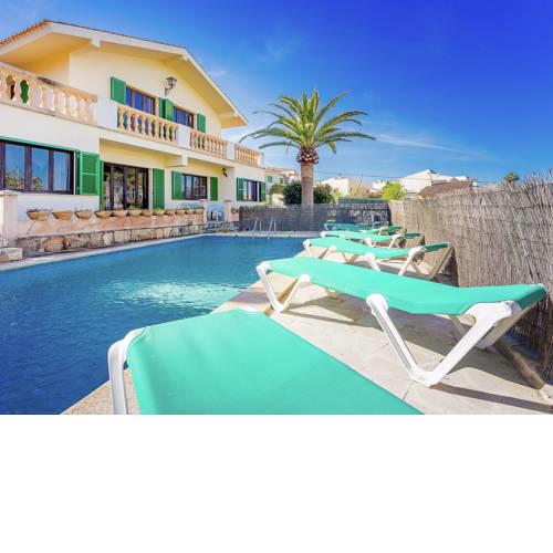 Serene Villa in Portocolom with Private Swimming Pool