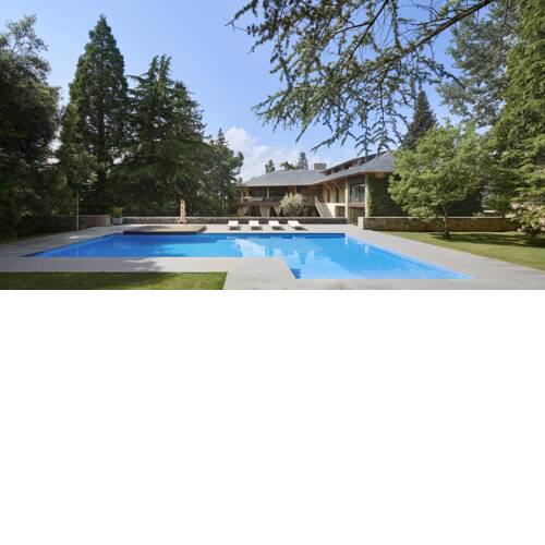 Seva Villa Sleeps 14 with Pool and Air Con