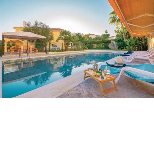 Seven-Bedroom Holiday Home in Benalmadena