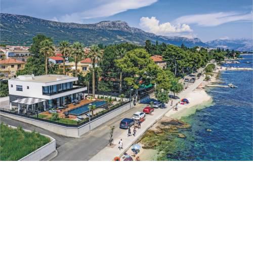 Seven-Bedroom Holiday Home in Kastel Stari