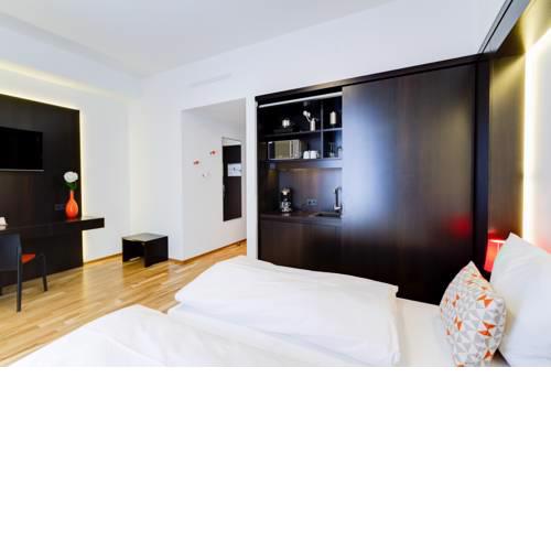 sevenDays Hotel BoardingHouse