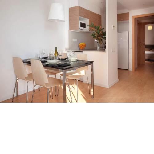 SF2 - Sagrada Familia bright & quiet apartment