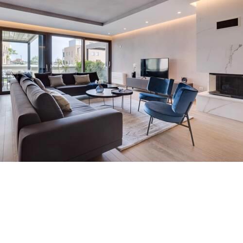 Shell Luxury Residences with Pool and Whirlpool