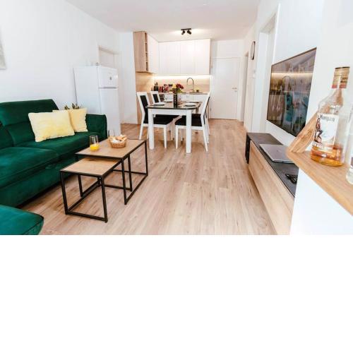 Siki's New Apartment