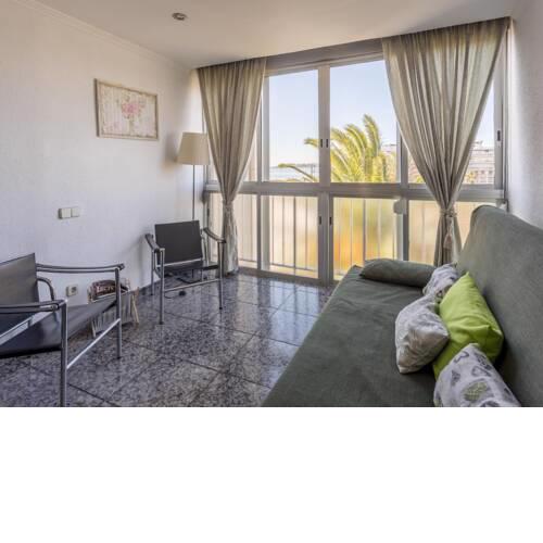 Simplistic Apartment in La pineda near the Sea