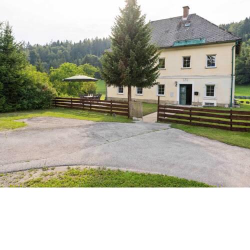 Simplistic Holiday Home in Maria Rain near Centre