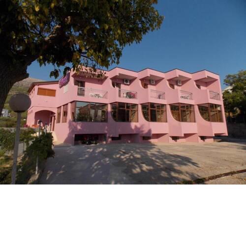 Simplistic Villa in Podstrana with Patio near Adriatic Sea