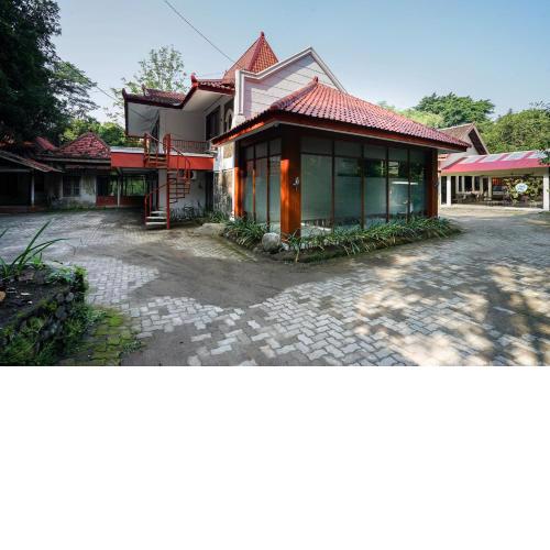 Singgahsini Milana Near Plaza Ambarrukmo Female Only