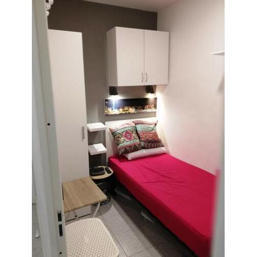 SINGLE ROOM IN A GROUND FLOOR SAGRADA FAMILIA. ONLY 2 ROOMS.