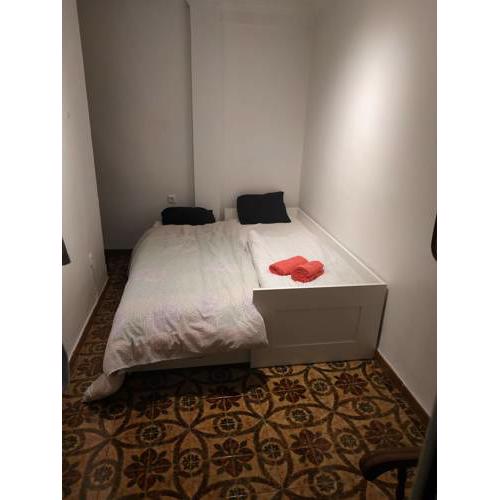 SINGLE ROOM