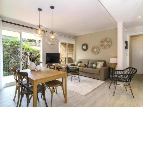 Sitges Spaces Beachside Retreat- 4 Bedrooms, 2 bathrooms, Terrace, Near Beach