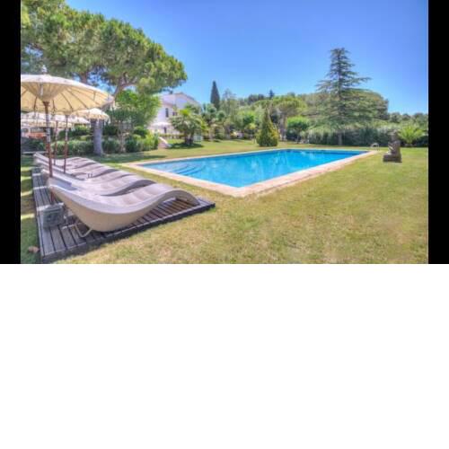 Sitges Villa Sleeps 20 with Pool and Air Con