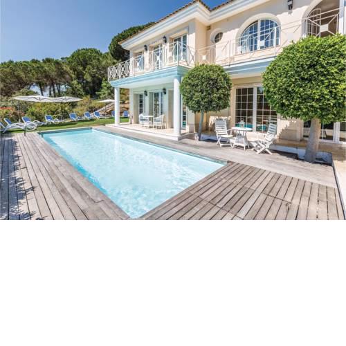 Six-Bedroom Holiday home Cabrils with Sea View 05