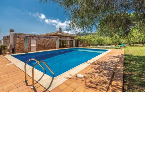Six-Bedroom Holiday Home in Begur