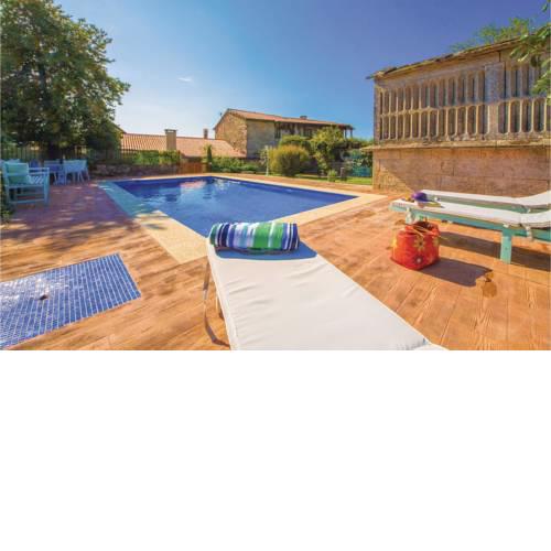 Six-Bedroom Holiday Home in Cernedo