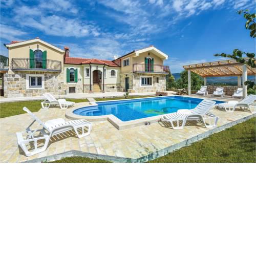 Six-Bedroom Holiday Home in Dicmo Osoje