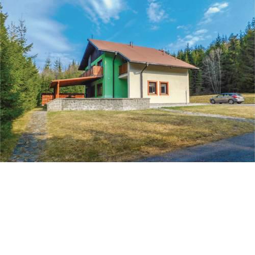 Six-Bedroom Holiday Home in Mlynky