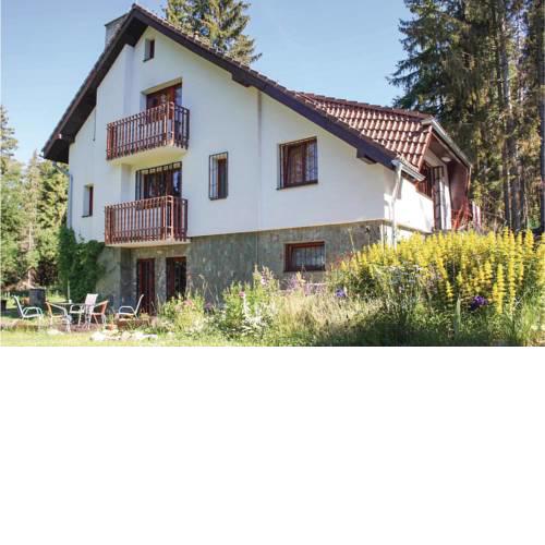 Six-Bedroom Holiday Home in Tatranska Strba