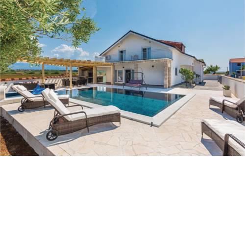 Six-Bedroom Holiday Home in Vrsi