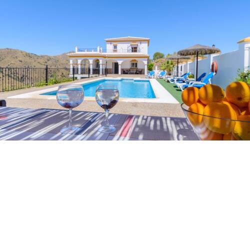 six people holiday villa with salt water pool near Lake Viñuela