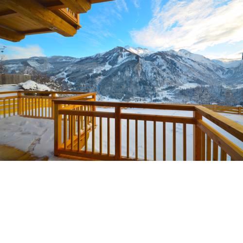 Ski-in / Ski-out Chalet Maiskogel 13a by Alpen Apartments