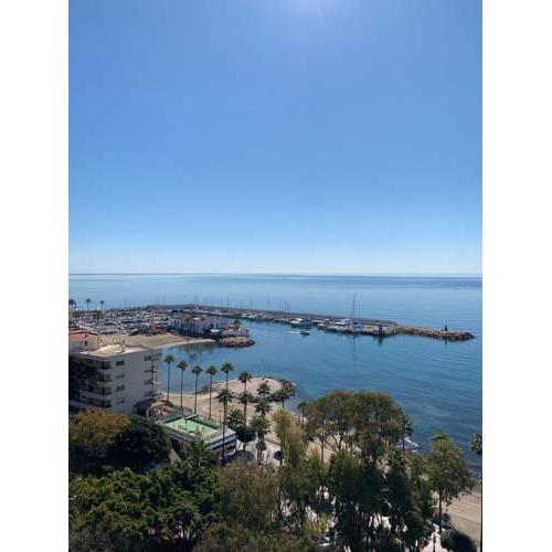 Skol 927A - beachfront central luxury penthouse