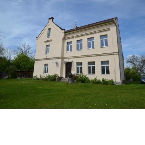 Škola B