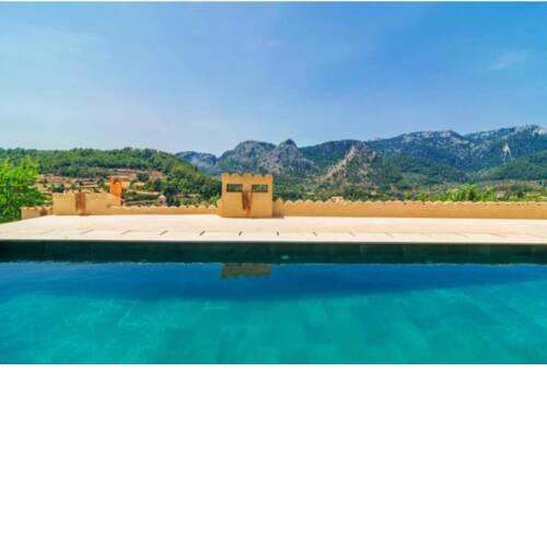 Sky Garden Mallorca- house on the hill with a pool
