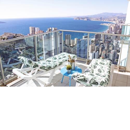 Sky High apartment on the 38th floor - Sea views