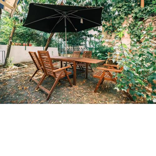 Sleek and Central Flat with Backyard in Sisli