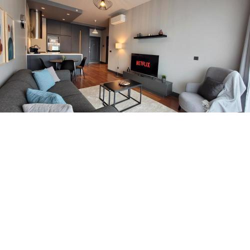 Sleek City Apartment With Premium Amenities