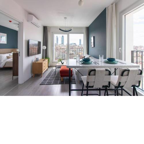 Sleek & Modern 1BR Corner Flat w Views + Parking #191