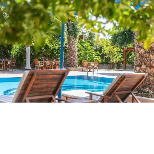 Sleeps 4, Family-Friendly Apartment - AWZ 305