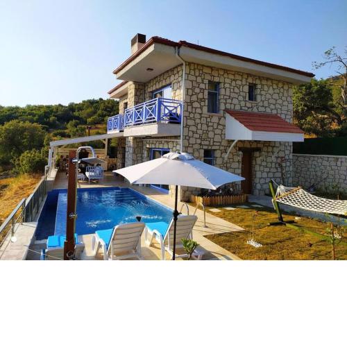 Sleeps 4, Sea View Villa with Private Pool AWZ 277