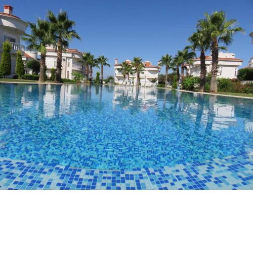 Sleeps 4, Spacious Villa with Shared Pool in Site - AWZ 262