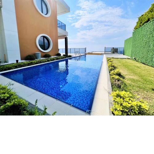 Sleeps 8 Comfortable and Modern Villa AWZ 282