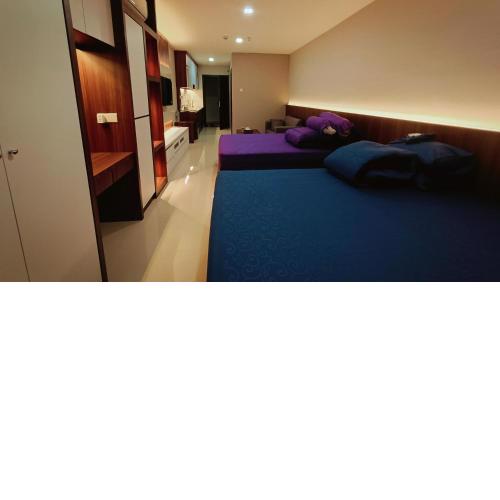 SLEPTOPIA PREMIUM UNIT WITH TWIN QUEEN BED