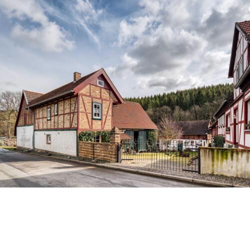 Small holiday home in the Harz region with wood stove and a large communal garden