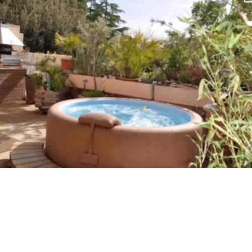 Small villa 100 meters from pacha
