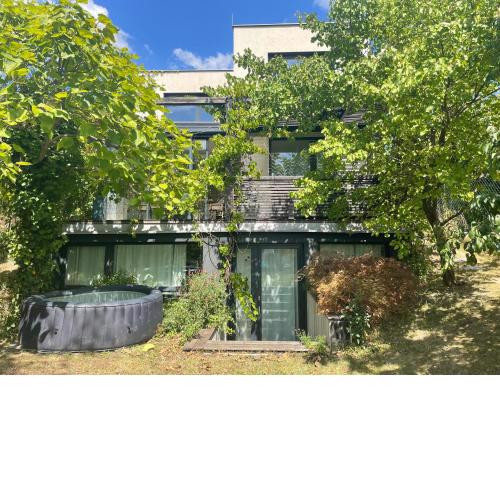 Smile Villa mit Terrasse, Garten, Klimaanlage und Parkplatz im beliebten Döbling in Wien