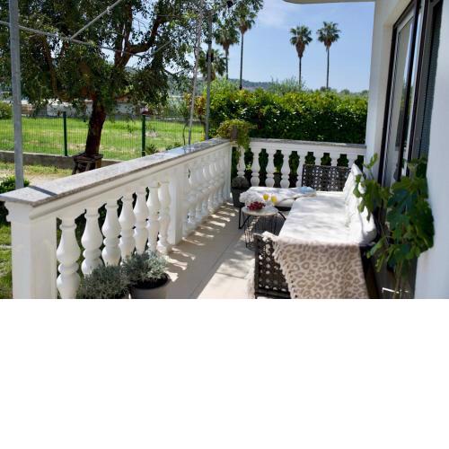 Smokvica Trogir- big apartment with perfect seaview
