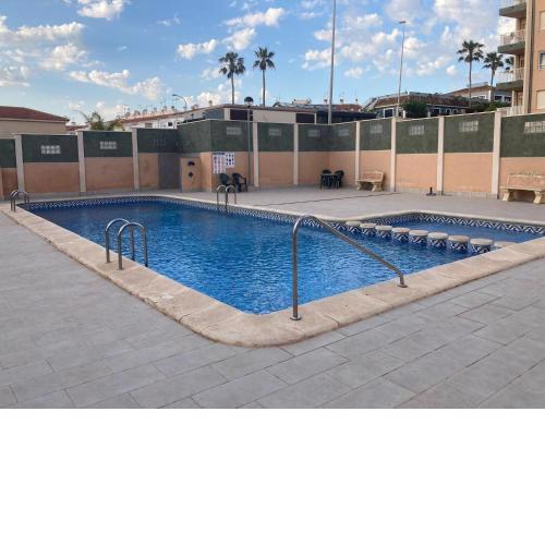Snug apartment in Torrevieja with shared pool