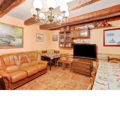 Snug Holiday Home in Valladolid with Private Pool